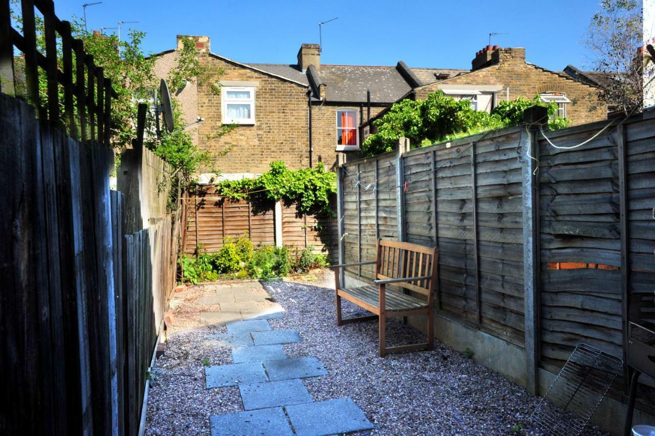 East End London Garden Flat Lägenhet Exteriör bild